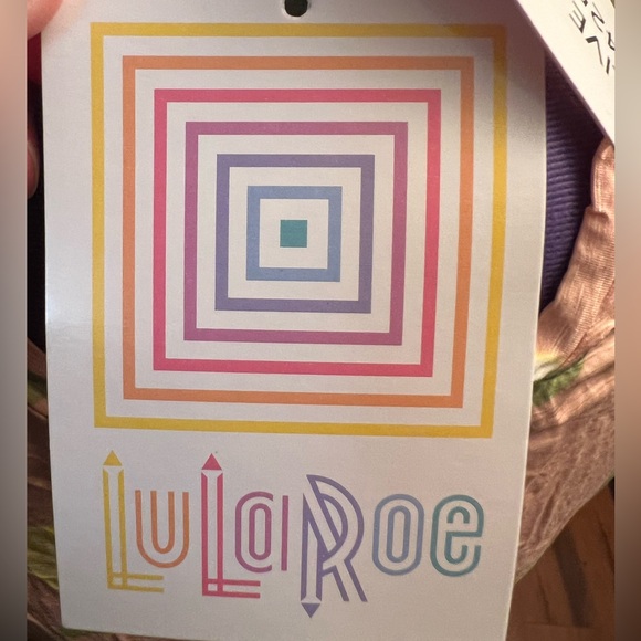 Lularoe Olive Tulip Sleeve Top Size 2XL - Picture 6 of 8